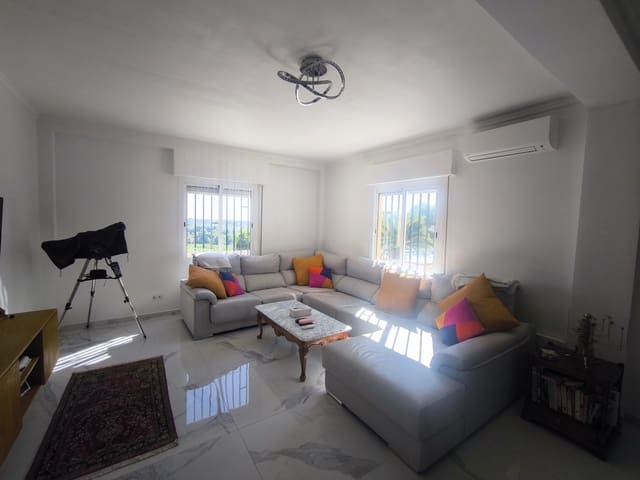 4 soveværelse Villa til salg i Montserrat med swimmingpool garage - € 269.950 (Ref: 10159126)