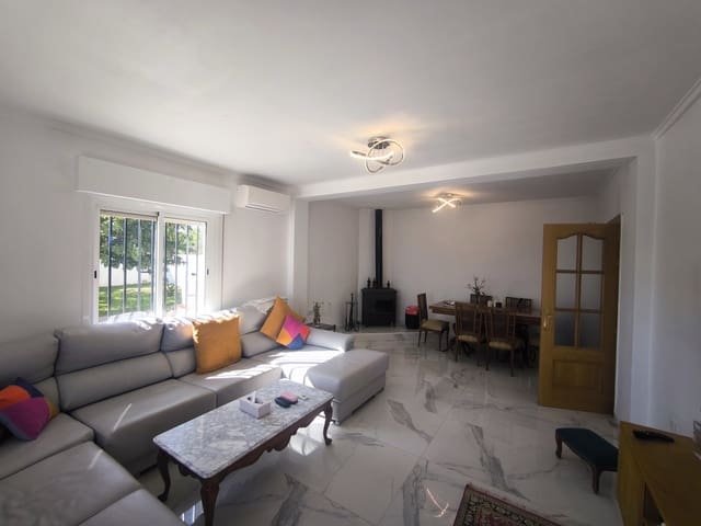4 soveværelse Villa til salg i Montserrat med swimmingpool garage - € 269.950 (Ref: 10159126)