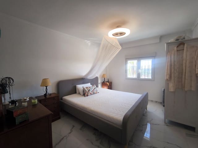 4 soveværelse Villa til salg i Montserrat med swimmingpool garage - € 269.950 (Ref: 10159126)