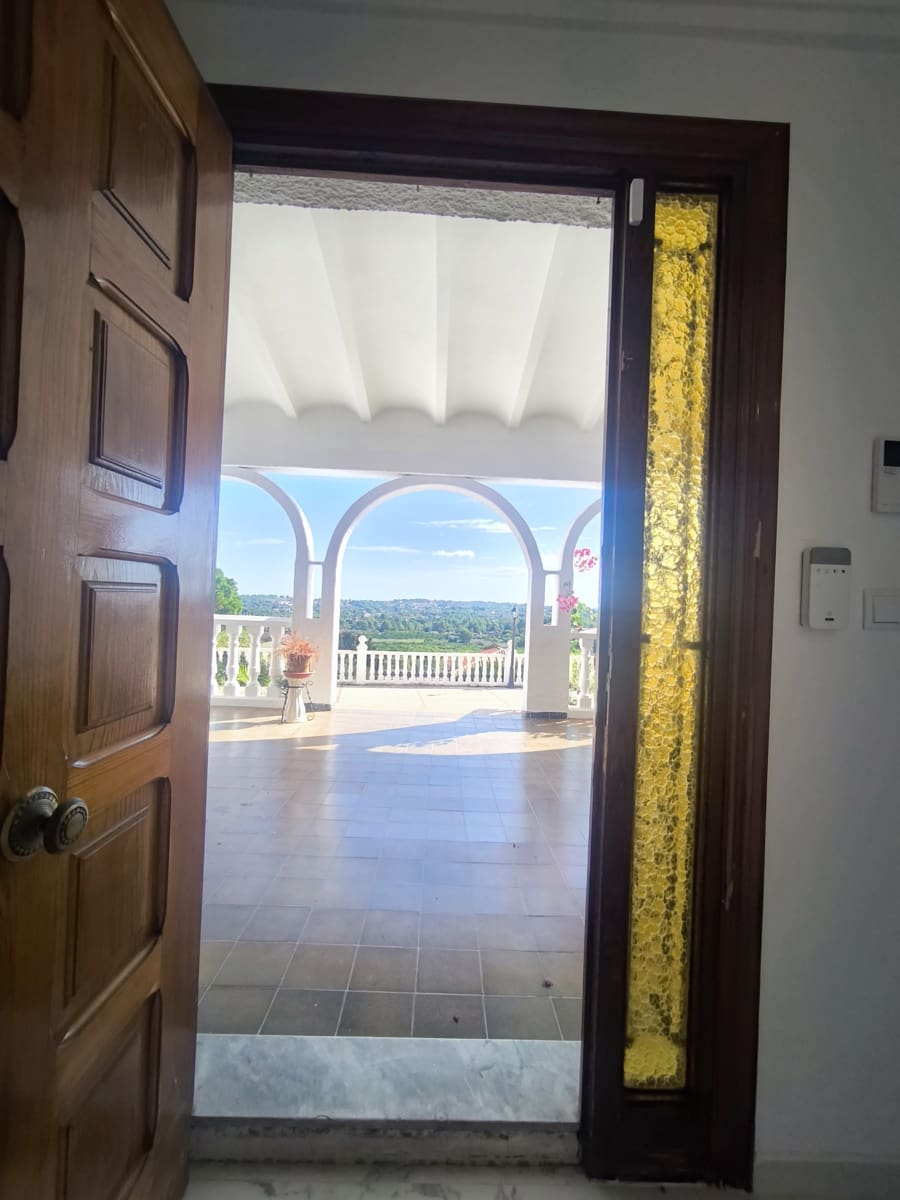 4 soveværelse Villa til salg i Montserrat med swimmingpool garage - € 269.950 (Ref: 10159126)