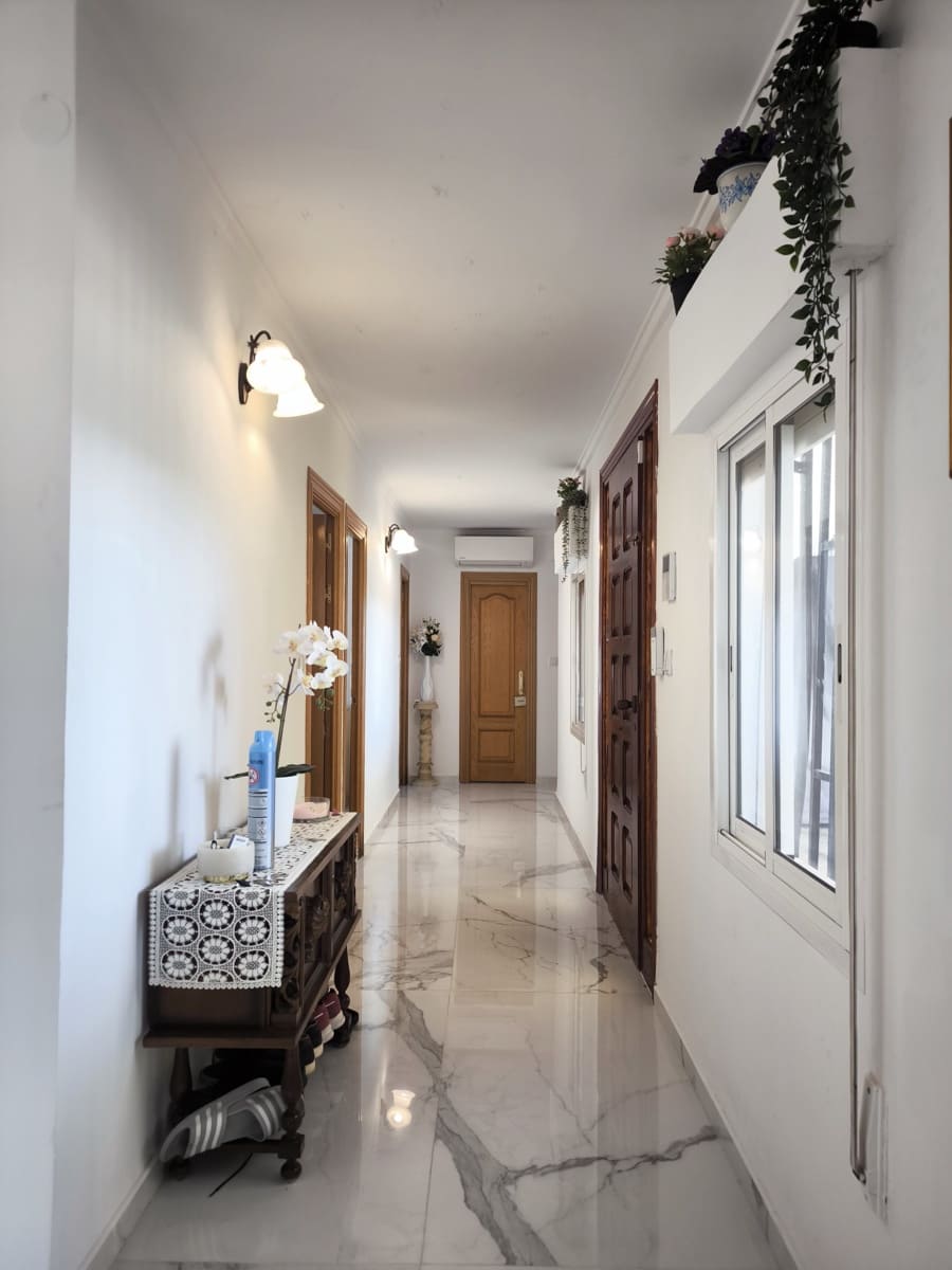 4 soveværelse Villa til salg i Montserrat med swimmingpool garage - € 269.950 (Ref: 10159126)