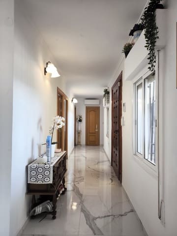 4 soveværelse Villa til salg i Montserrat med swimmingpool garage - € 269.950 (Ref: 10159126)