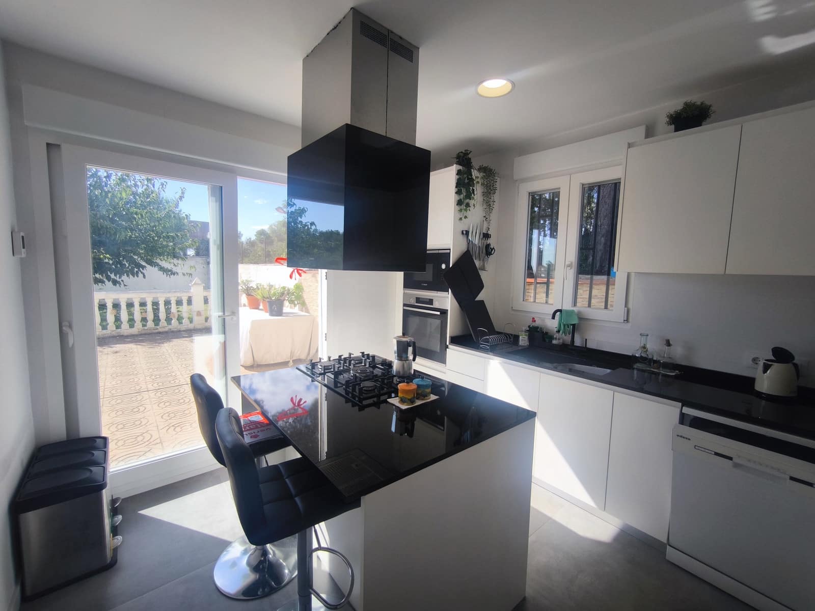 4 soveværelse Villa til salg i Montserrat med swimmingpool garage - € 269.950 (Ref: 10159126)