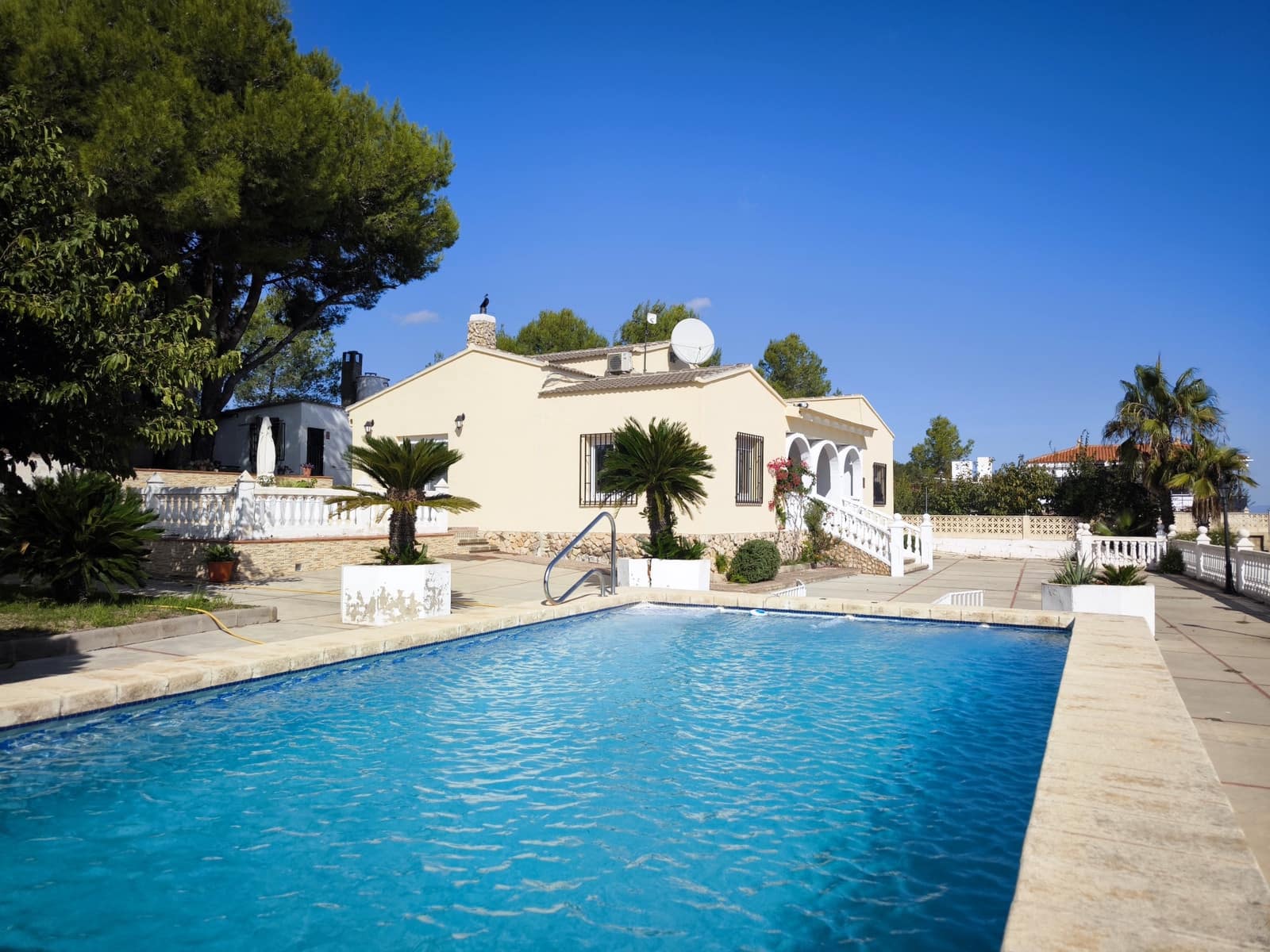4 soveværelse Villa til salg i Montserrat med swimmingpool garage - € 269.950 (Ref: 10159126)