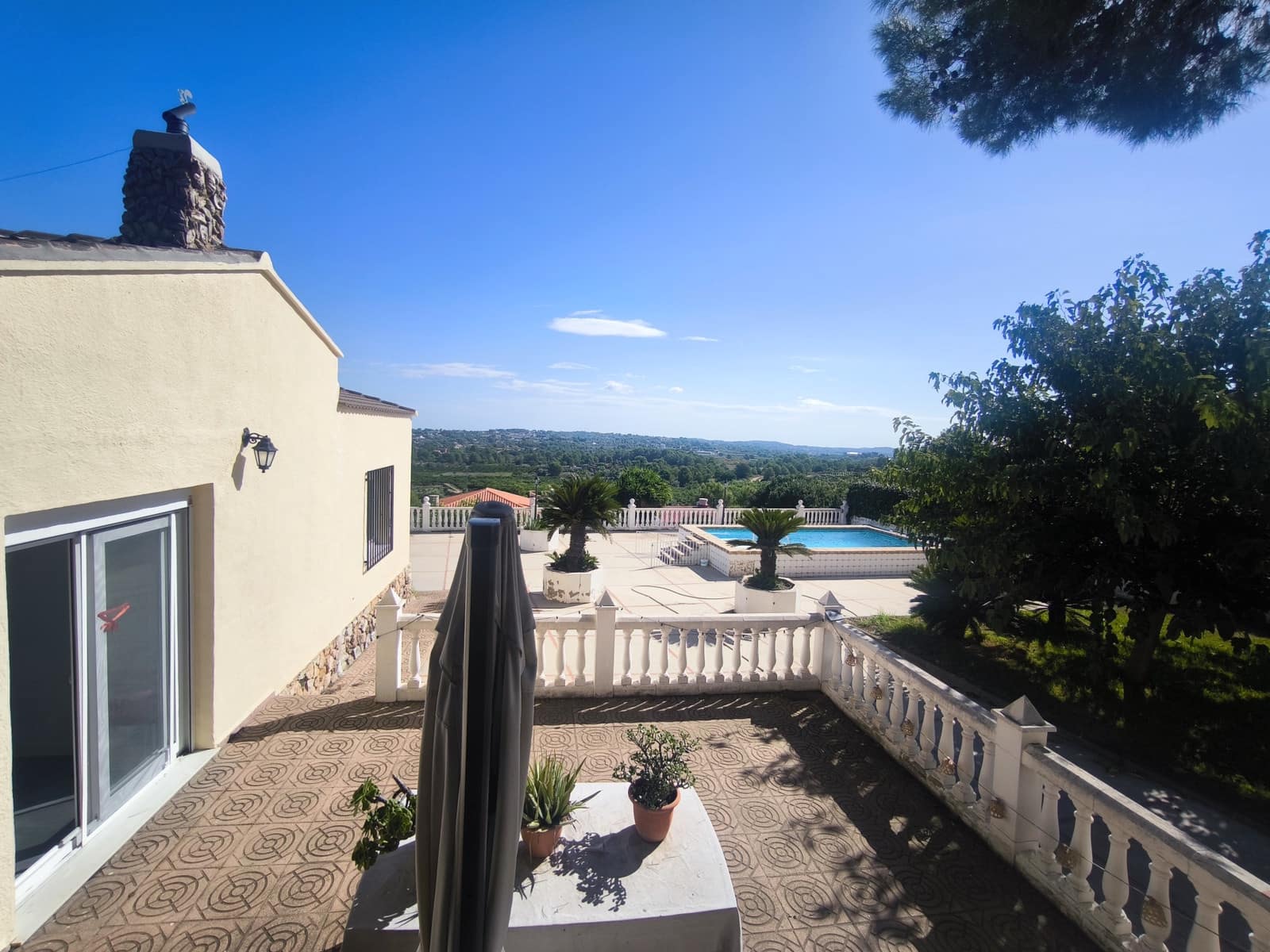 4 soveværelse Villa til salg i Montserrat med swimmingpool garage - € 269.950 (Ref: 10159126)