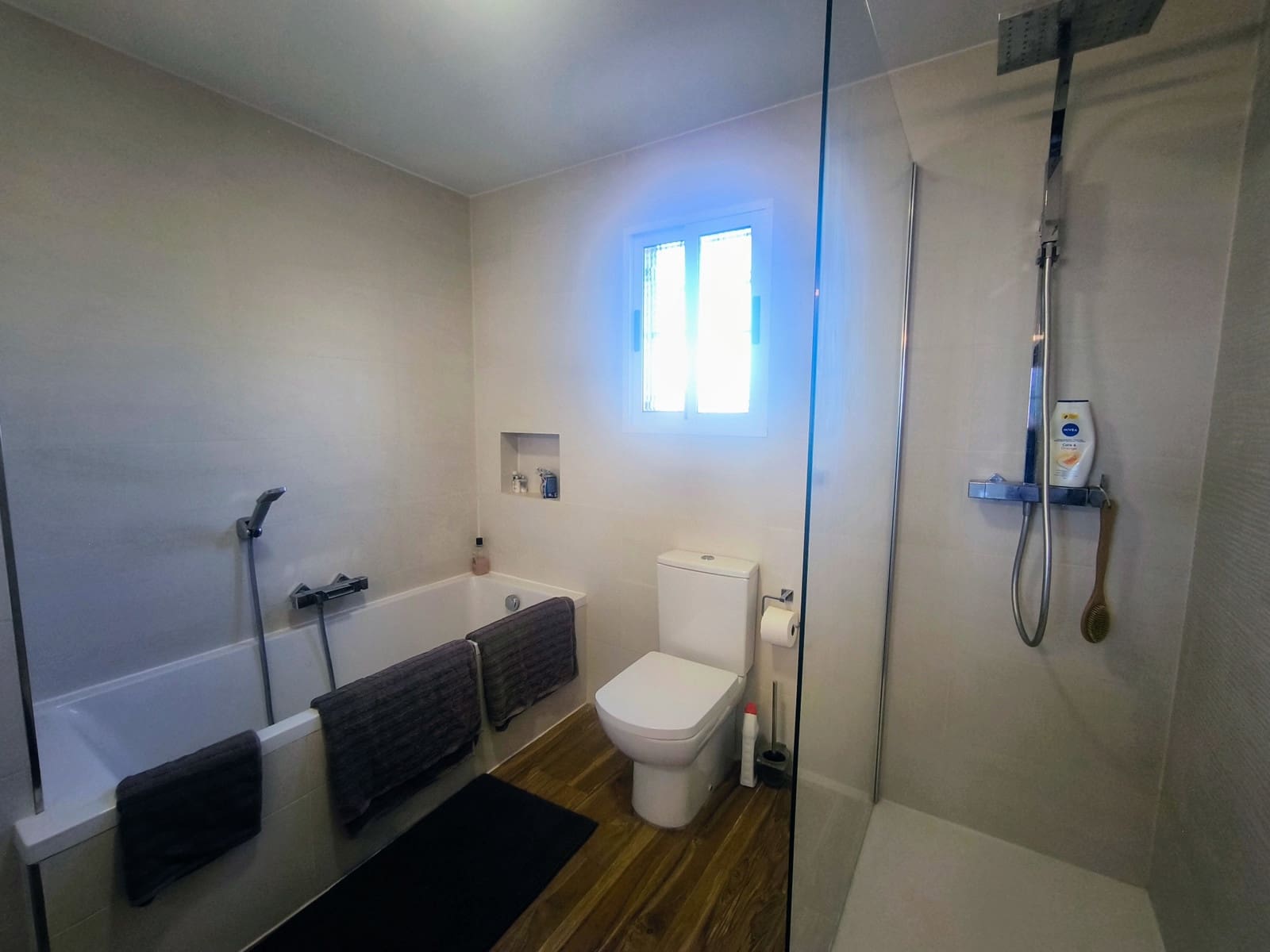4 soverom Villa til salgs i Godelleta med svømmebasseng garasje - € 220 000 (Ref: 10162857)