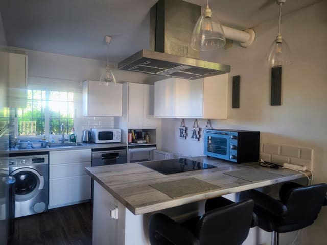4 soverom Villa til salgs i Godelleta med svømmebasseng garasje - € 220 000 (Ref: 10162857)