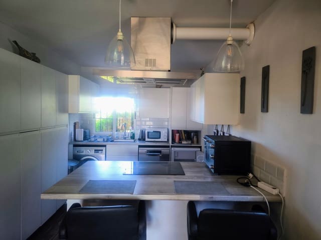 4 soverom Villa til salgs i Godelleta med svømmebasseng garasje - € 220 000 (Ref: 10162857)