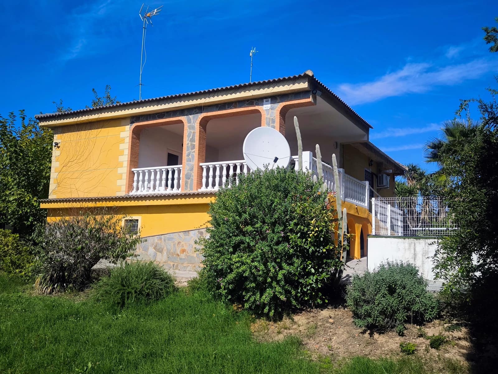 4 soverom Villa til salgs i Godelleta med svømmebasseng garasje - € 220 000 (Ref: 10162857)