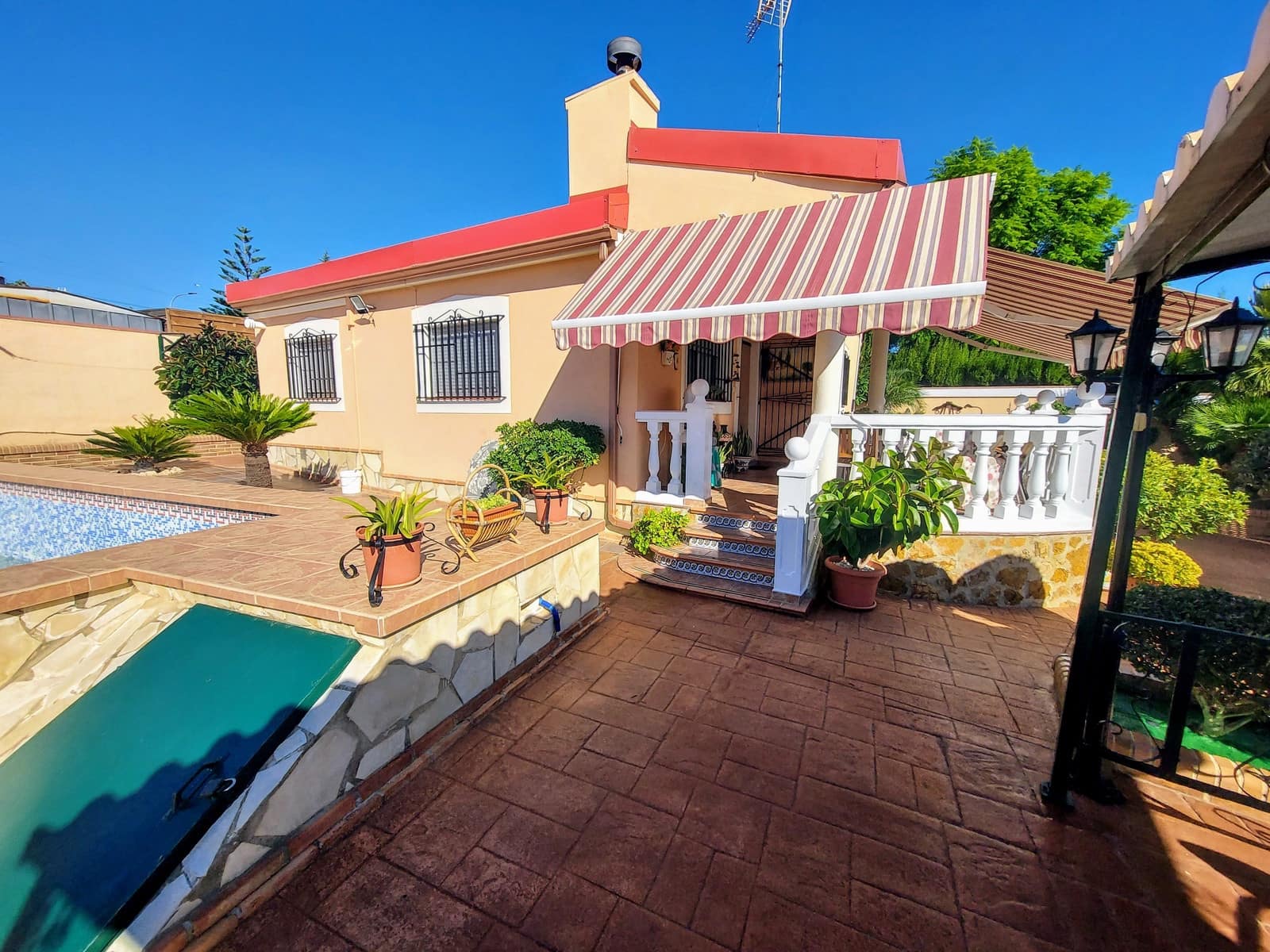 4 soverom Villa til salgs i Montserrat med svømmebasseng - € 295 000 (Ref: 10164699)