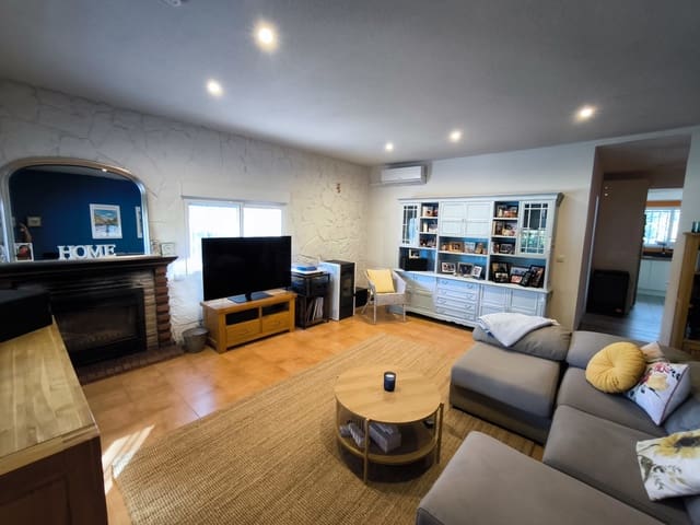 3 quarto Moradia para venda em Macastre com piscina garagem - 249 950 € (Ref: 10179883)