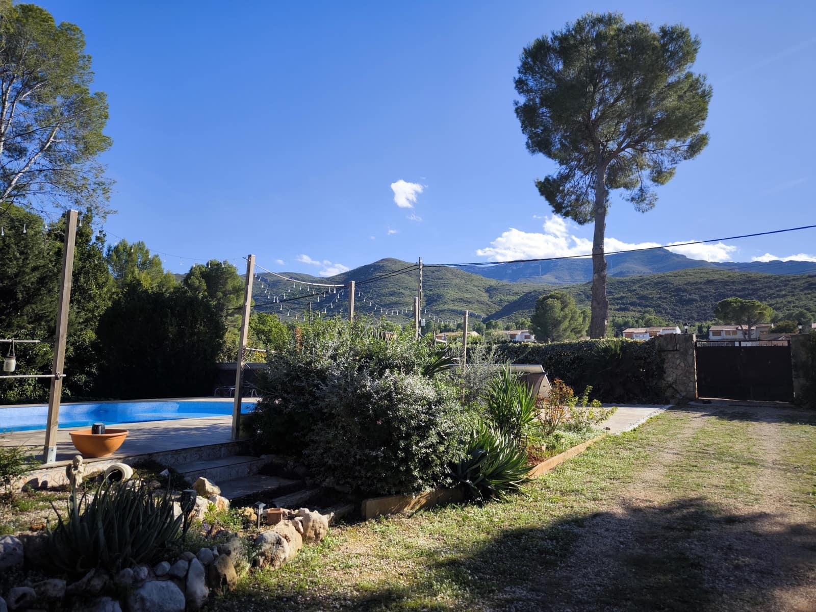 3 quarto Moradia para venda em Macastre com piscina garagem - 249 950 € (Ref: 10179883)