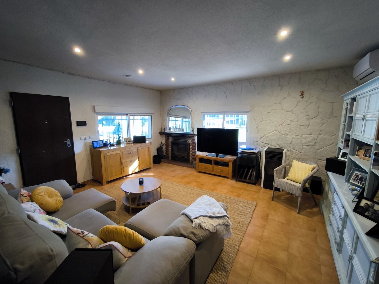 3 quarto Moradia para venda em Macastre com piscina garagem - 249 950 € (Ref: 10179883)