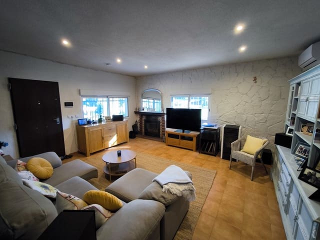 3 quarto Moradia para venda em Macastre com piscina garagem - 249 950 € (Ref: 10179883)