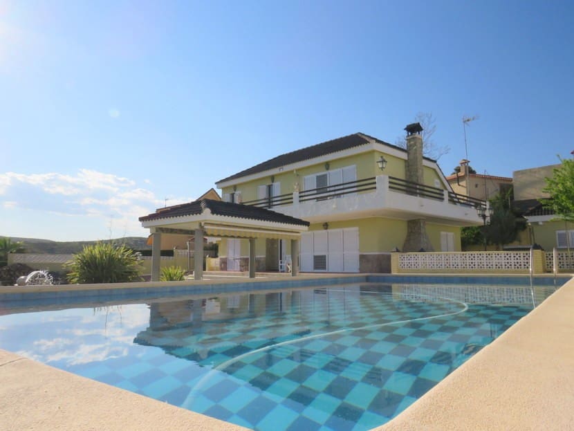 5 sypialnia Willa na sprzedaż w Turis z basenem - 450 000 € (Ref: 5195126)