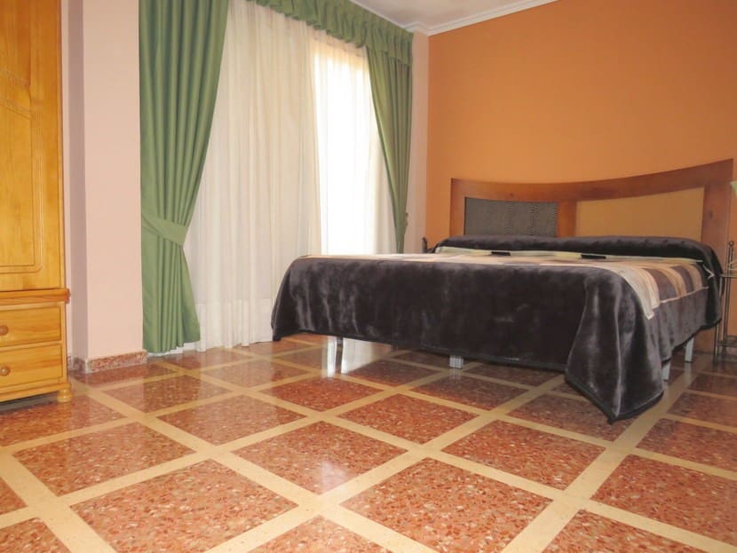 5 sypialnia Willa na sprzedaż w Turis z basenem - 450 000 € (Ref: 5195126)