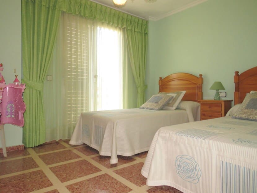 5 sypialnia Willa na sprzedaż w Turis z basenem - 450 000 € (Ref: 5195126)