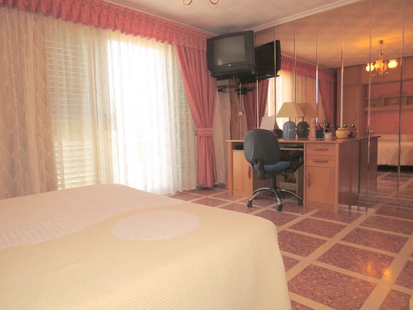 5 sypialnia Willa na sprzedaż w Turis z basenem - 450 000 € (Ref: 5195126)