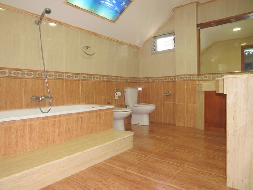 5 sypialnia Willa na sprzedaż w Turis z basenem - 450 000 € (Ref: 5195126)