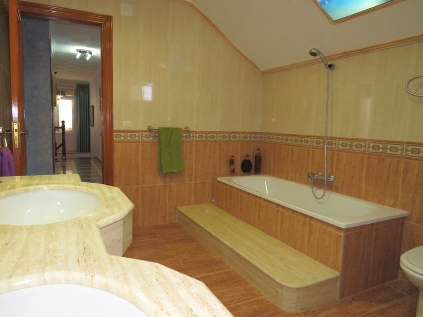 5 sypialnia Willa na sprzedaż w Turis z basenem - 450 000 € (Ref: 5195126)