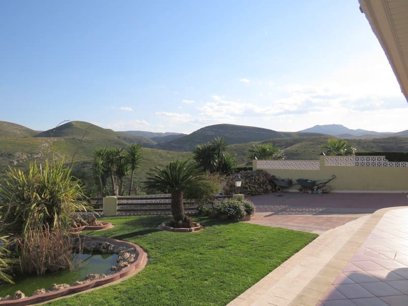 5 sypialnia Willa na sprzedaż w Turis z basenem - 450 000 € (Ref: 5195126)