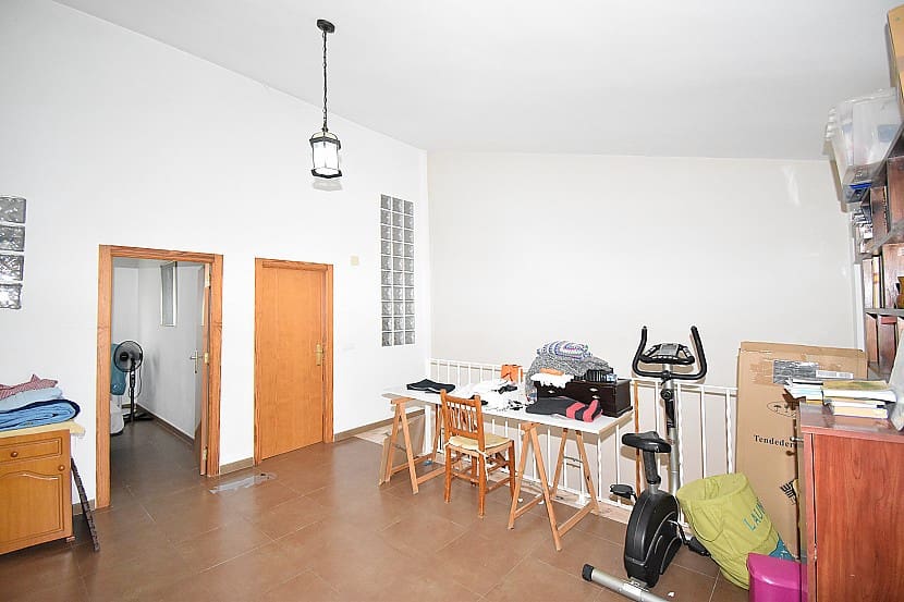 5 soveværelse Byhus til salg i Carcer - € 210.000 (Ref: 6758321)