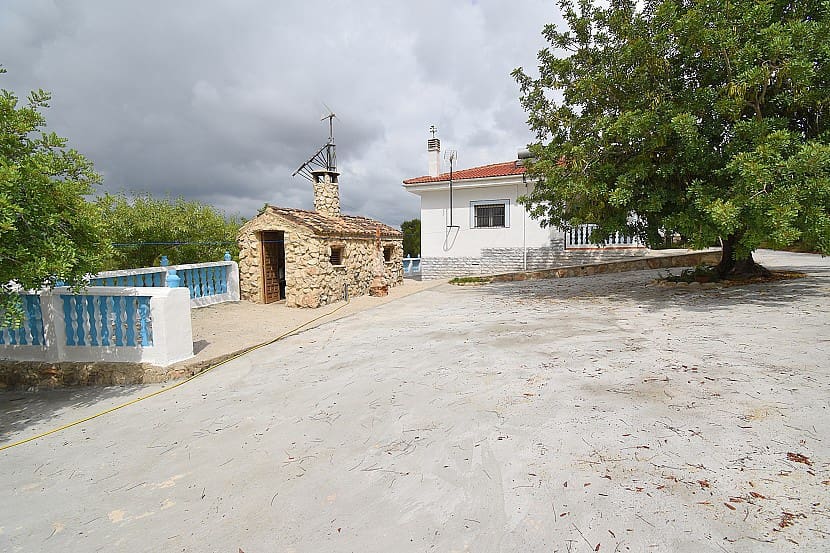 3 soveværelse Villa til salg i Llombai med swimmingpool - € 185.000 (Ref: 6958881)