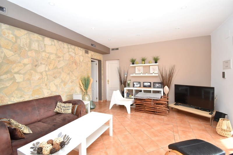 3 soveværelse Villa til salg i Turis med swimmingpool - € 176.000 (Ref: 7257588)