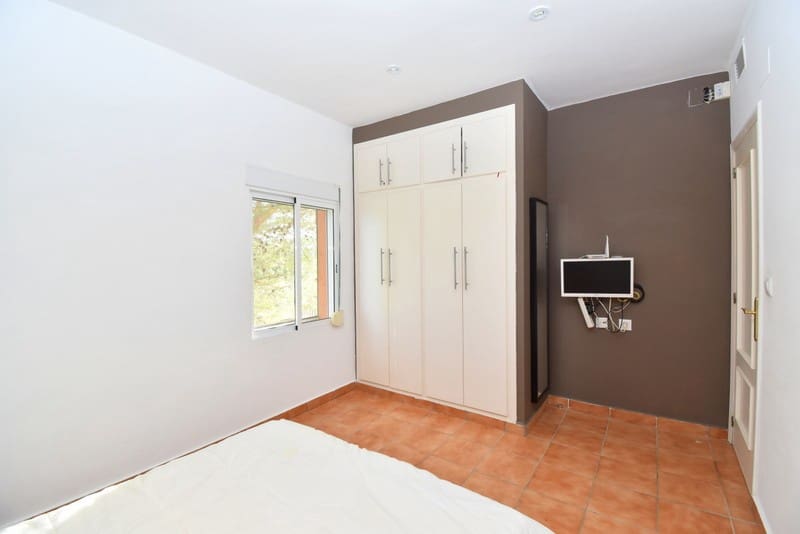 3 soveværelse Villa til salg i Turis med swimmingpool - € 176.000 (Ref: 7257588)