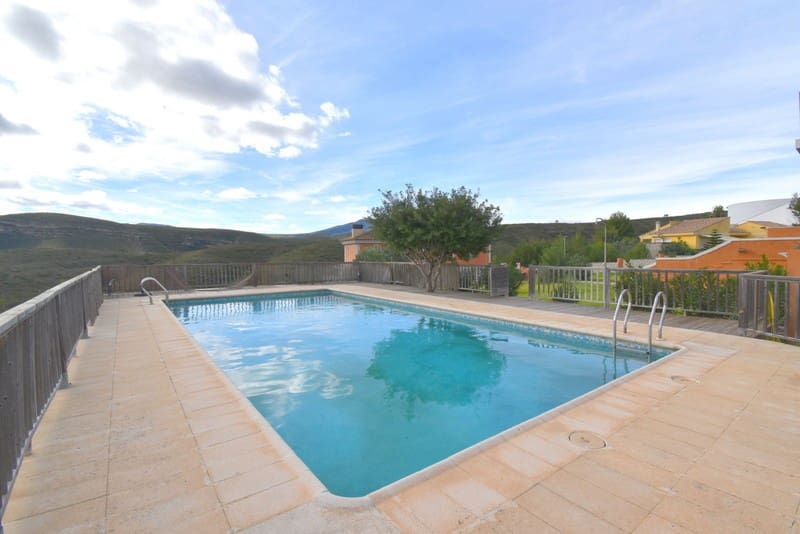 3 soveværelse Villa til salg i Turis med swimmingpool - € 176.000 (Ref: 7257588)