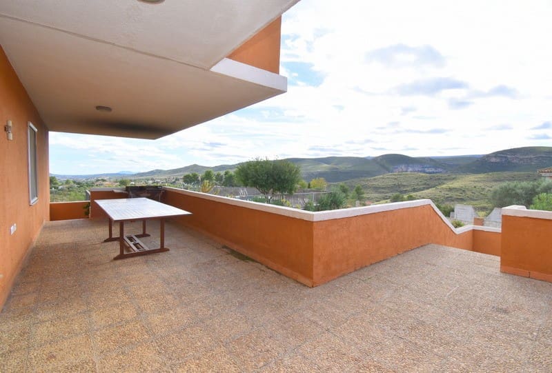 3 soveværelse Villa til salg i Turis med swimmingpool - € 176.000 (Ref: 7257588)