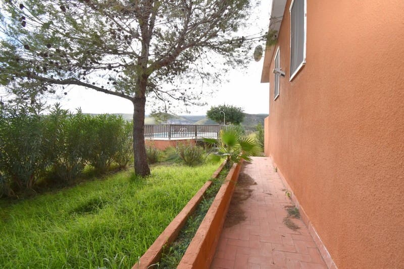 3 soveværelse Villa til salg i Turis med swimmingpool - € 176.000 (Ref: 7257588)