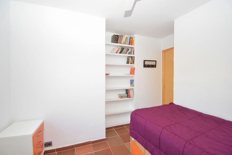 3 soveværelse Villa til salg i Turis med swimmingpool - € 255.000 (Ref: 7329890)