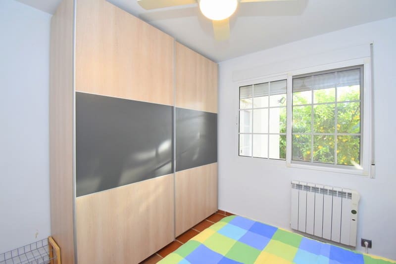 3 soveværelse Villa til salg i Turis med swimmingpool - € 255.000 (Ref: 7329890)