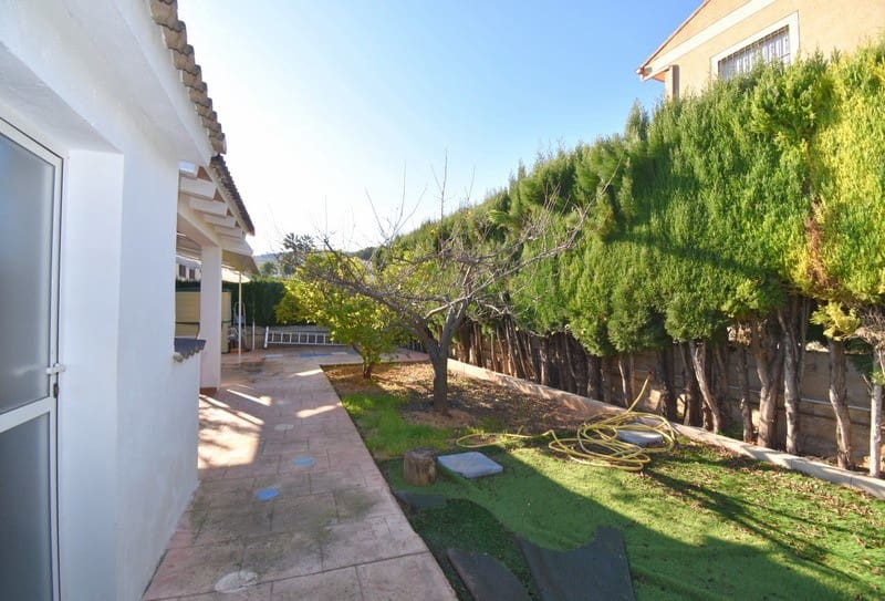 3 soveværelse Villa til salg i Turis med swimmingpool - € 255.000 (Ref: 7329890)