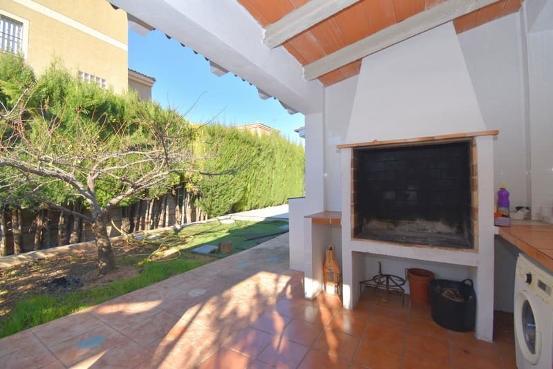 3 soveværelse Villa til salg i Turis med swimmingpool - € 255.000 (Ref: 7329890)