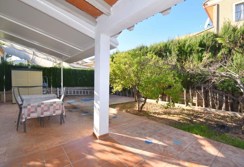 3 soveværelse Villa til salg i Turis med swimmingpool - € 255.000 (Ref: 7329890)