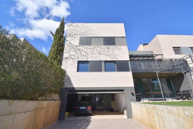 3 soverom Villa til salgs i Chiva med svømmebasseng - € 599 000 (Ref: 7419856)