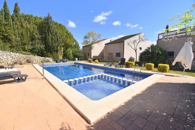 3 slaapkamer Villa te koop in Chiva met zwembad - € 599.000 (Ref: 7419856)