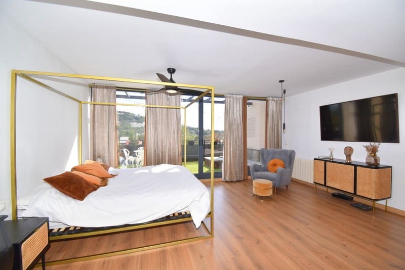 3 slaapkamer Villa te koop in Chiva met zwembad - € 599.000 (Ref: 7419856)