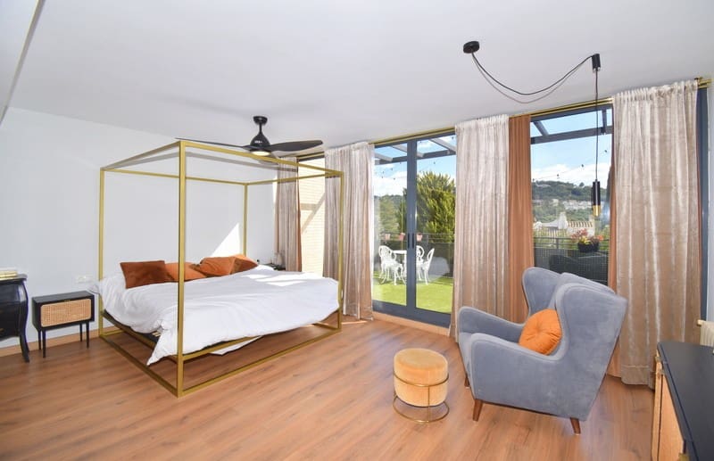 3 slaapkamer Villa te koop in Chiva met zwembad - € 599.000 (Ref: 7419856)