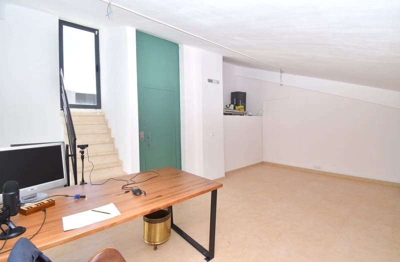 3 slaapkamer Villa te koop in Chiva met zwembad - € 599.000 (Ref: 7419856)