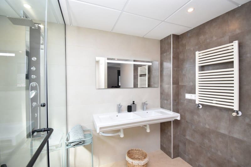 3 slaapkamer Villa te koop in Chiva met zwembad - € 599.000 (Ref: 7419856)