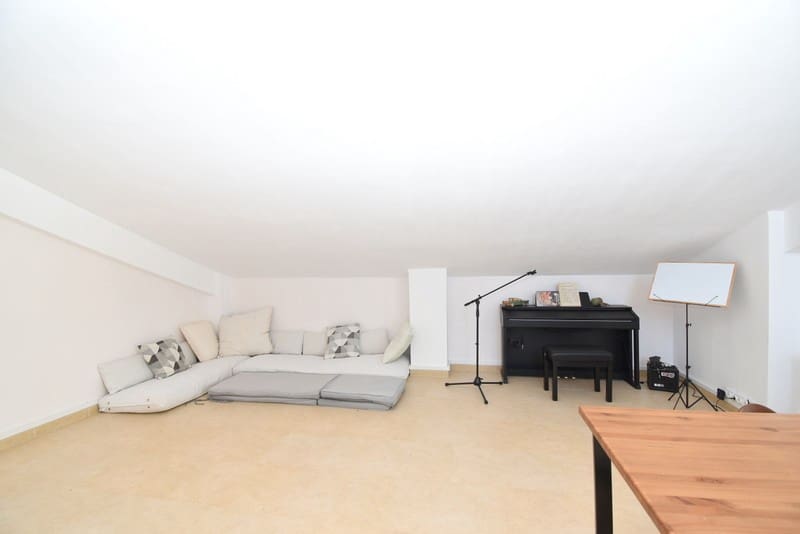 3 slaapkamer Villa te koop in Chiva met zwembad - € 599.000 (Ref: 7419856)