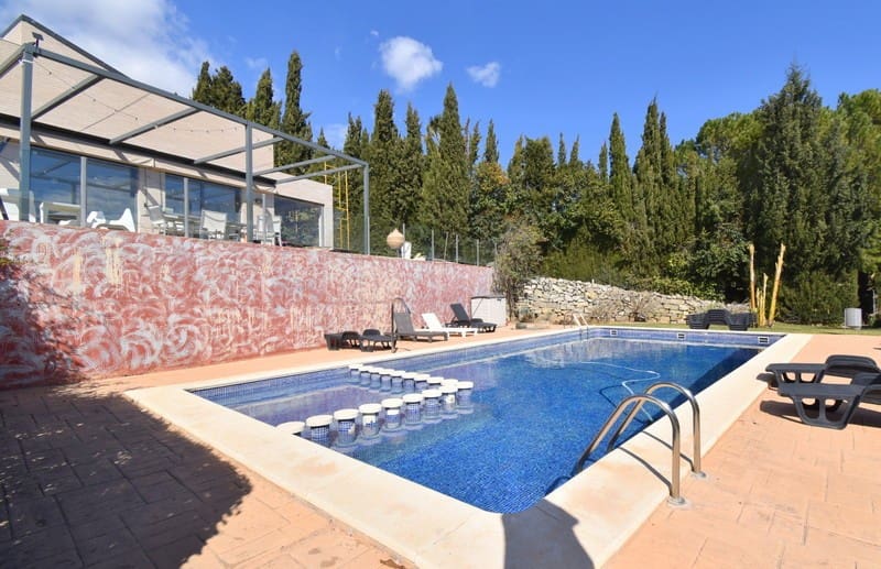 3 slaapkamer Villa te koop in Chiva met zwembad - € 599.000 (Ref: 7419856)