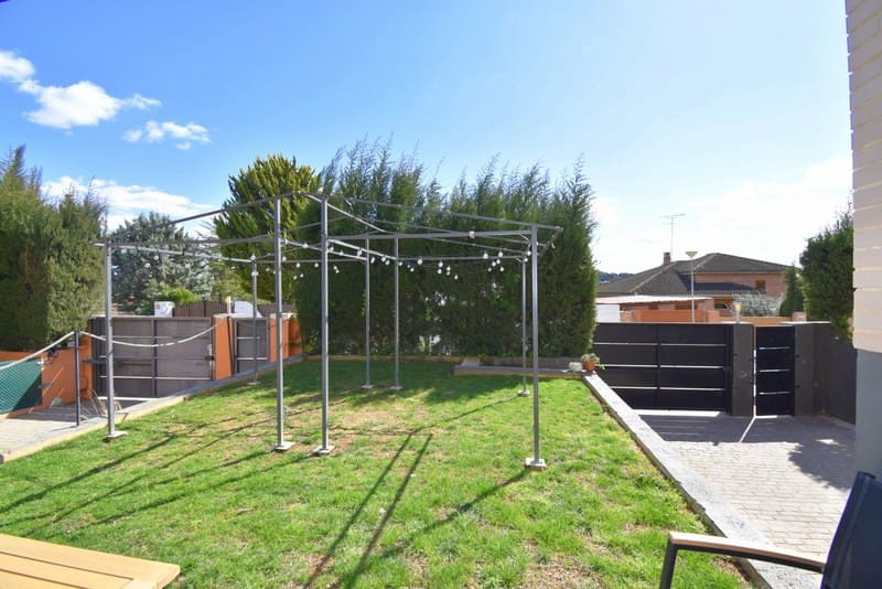 3 slaapkamer Villa te koop in Chiva met zwembad - € 599.000 (Ref: 7419856)