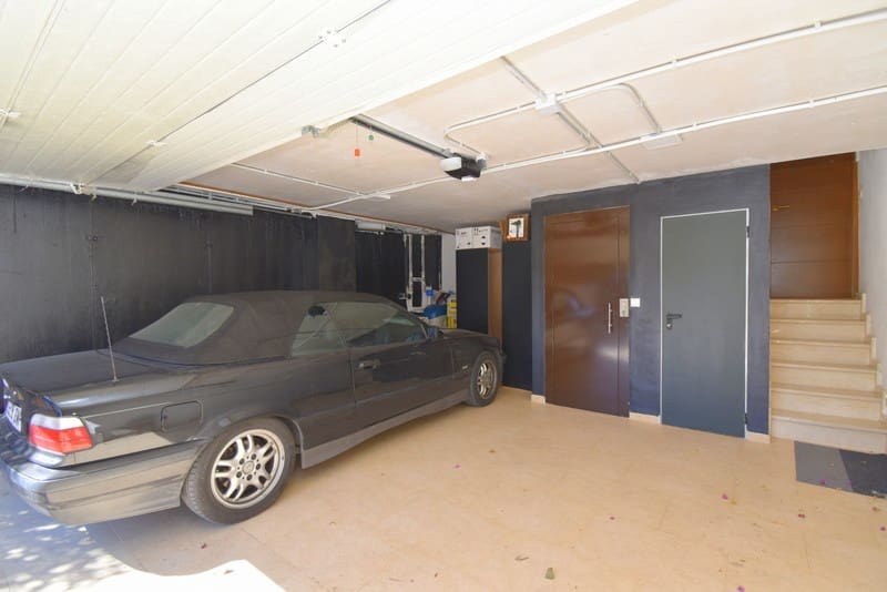 3 slaapkamer Villa te koop in Chiva met zwembad - € 599.000 (Ref: 7419856)