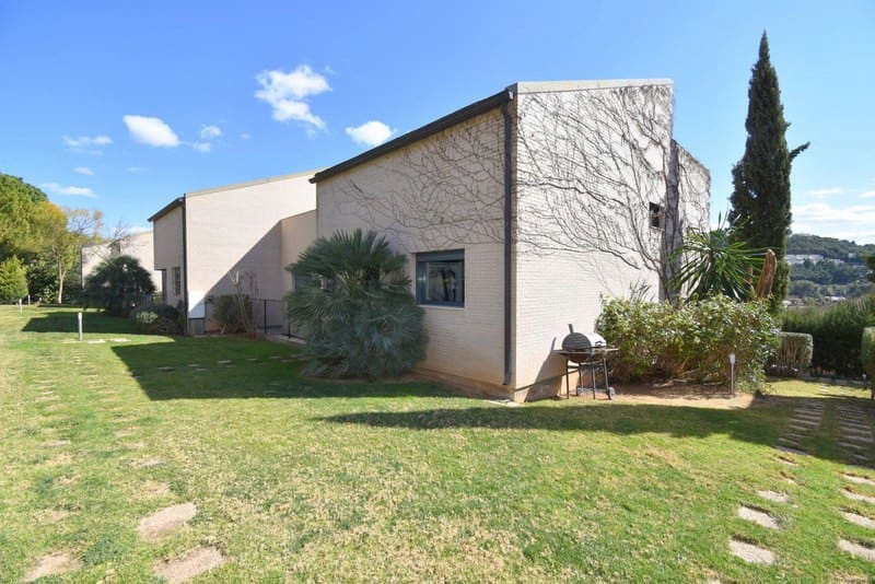 3 slaapkamer Villa te koop in Chiva met zwembad - € 599.000 (Ref: 7419856)