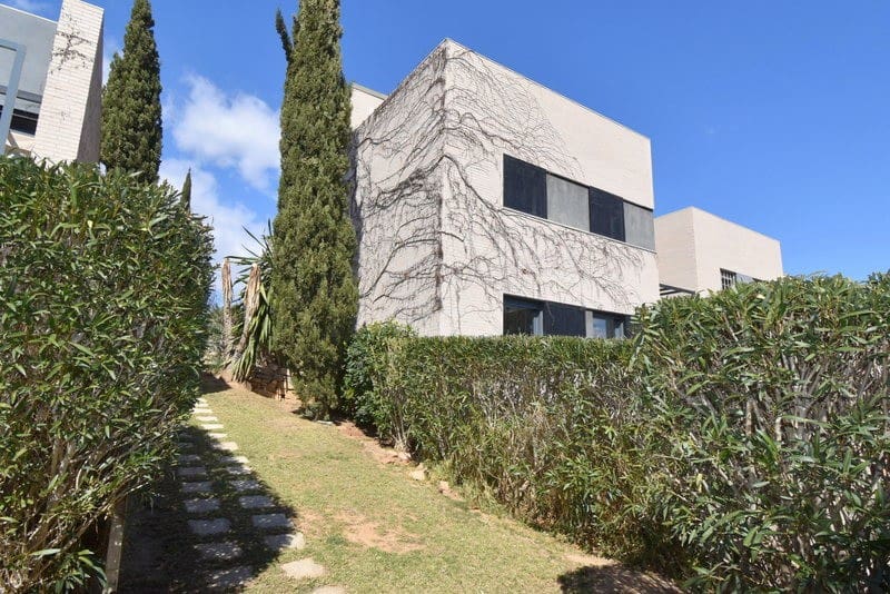 3 slaapkamer Villa te koop in Chiva met zwembad - € 599.000 (Ref: 7419856)