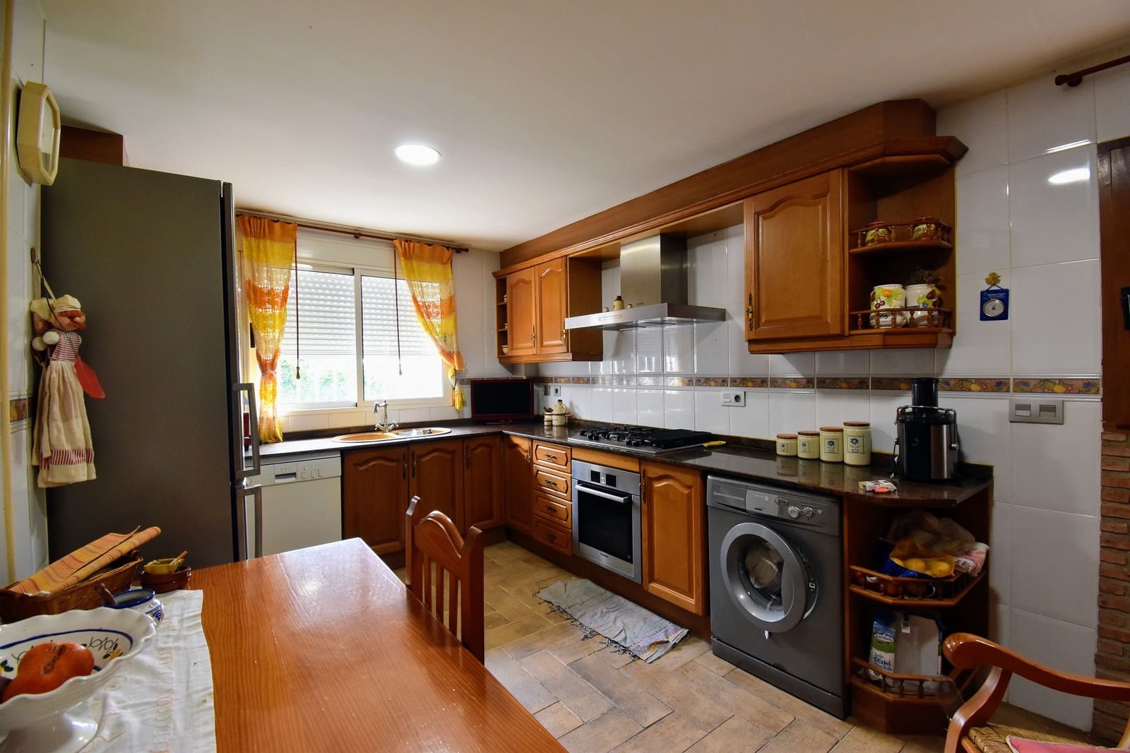 4 makuuhuone Huvila myytävänä paikassa Montserrat mukana uima-altaan - 290 000 € (Ref: 7677231)